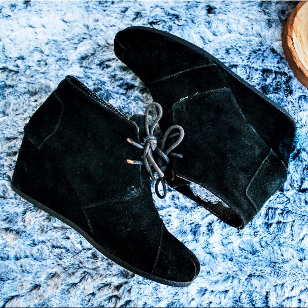 Toms Suede Wedges Black Size 9W (K5)